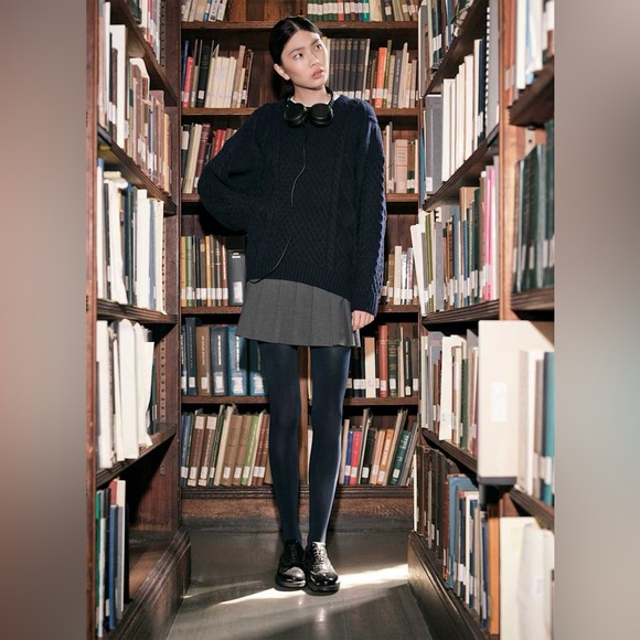 Aritzia Sunday Best  Peggy Sweater - Picture 2 of 8